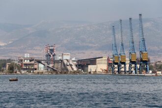 Νέο Λιμάνι Ελευσίνας: Η ιστορική ευκαιρία που φέρνουν οι κοσμογονικές εξελίξεις στη Χαλυβουργική 33