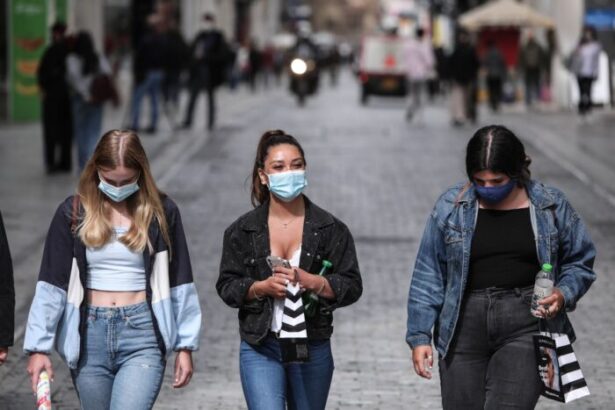 Άρση μέτρων: Τέλος στις μάσκες στους εξωτερικούς χώρους και στην απαγόρευση κυκλοφορίας 27