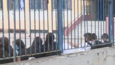 Η διεύθυνση του γυμνασίου μιλάει στο "Χαϊδάρι Σήμερα" για το περιστατικό απειλής στο προαύλιο 16