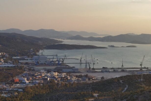 Ο "κύβος ερρίφθη", o Δήμος Χαϊδαρίου διεκδικεί την Ακτή Σκαραμαγκά - Δράση καθαρισμού της Ακτής το Σάββατο 15