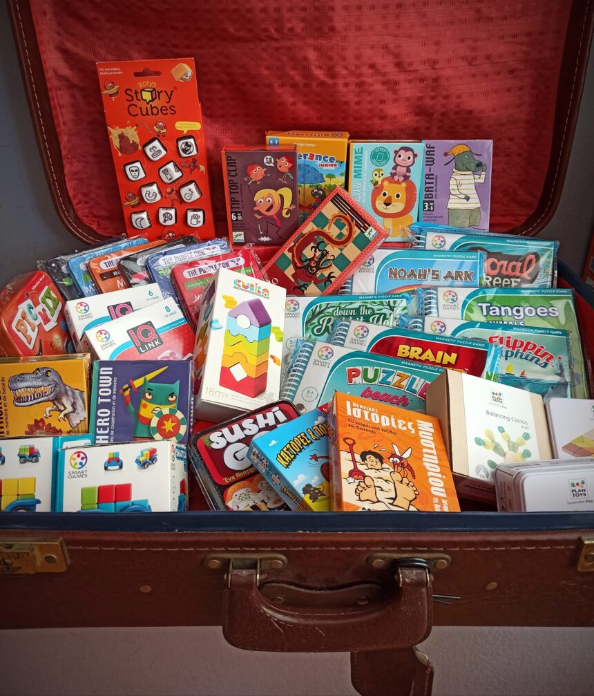 Το Φουρφούρι ετοίμασε βαλίτσα... με παιχνίδια τσέπης που πάνε διακοπές μαζί σας! 2 Το Φουρφούρι ετοίμασε βαλίτσα... με παιχνίδια τσέπης που πάνε διακοπές μαζί σας! 1