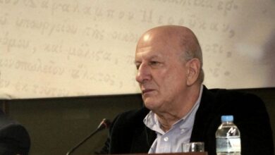 Ο δεινόσαυρος κατάπιε και τον Αντώνη Πανούτσο 21