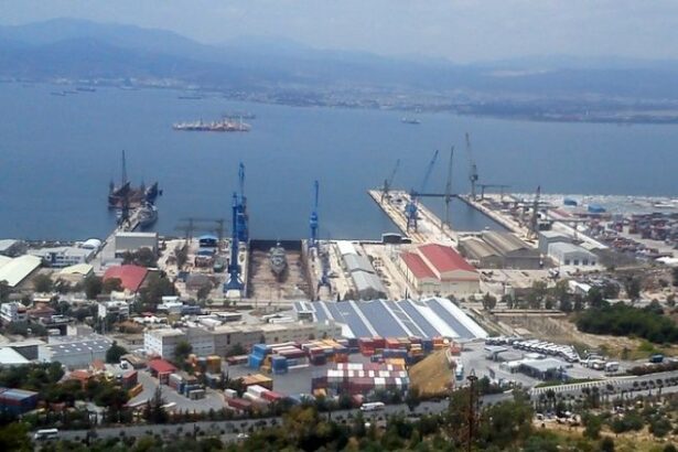 "Ούτε βήμα πίσω απ' την δίκαιη διεκδίκηση, η θάλασσα στους αληθινούς ιδιοκτήτες της" 15