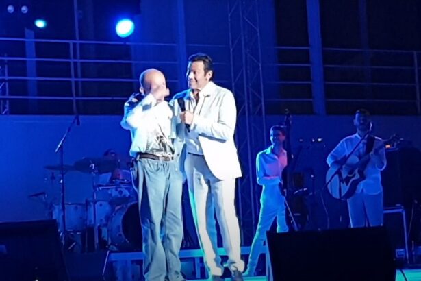 Το πιο συγκινητικό "χάρτινο φεγγαράκι", στη συναυλία του Μάριου Φραγκούλη στο Βεάκειο - Video 35