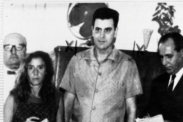 "Να δοθεί το όνομα του Μίκη Θεοδωράκη στον δρόμο του Προφήτη Ηλία Χαϊδαρίου όπου συνελήφθη από τη χούντα" 19