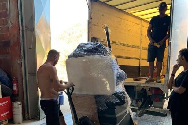Η ανθρωπιά σαρώνει τις στάχτες από τις ψυχές των ανθρώπων 23