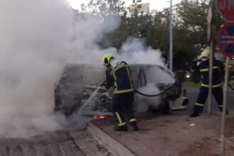 Φωτιά σε όχημα στο ύψος της Λίμνης Κουμουνδούρου 25