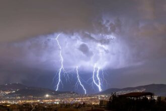 Σκέψη για κλείσιμο των σχολείων στην Αττική λόγω της κακοκαιρίας 25