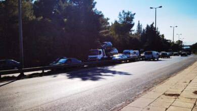 Ουρές χιλομέτρων από ακινητοποιήσεις οχημάτων στη Λεωφόρο Αθηνών 17