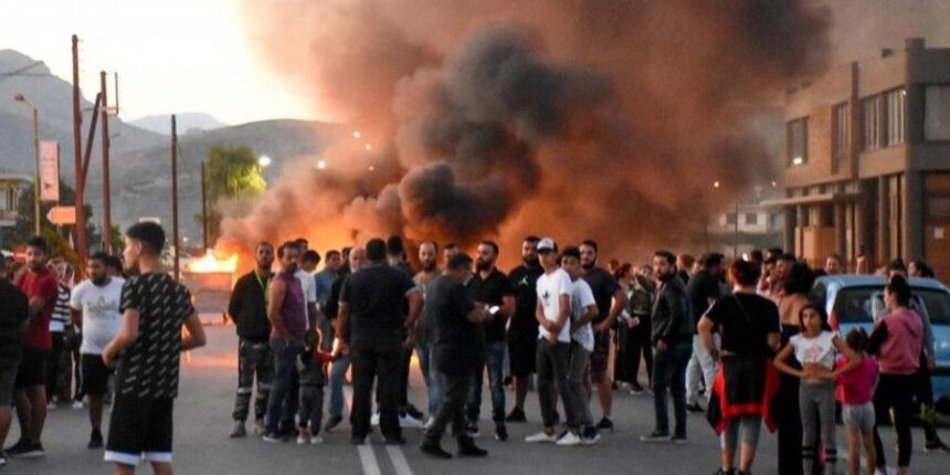 Κλειστή η Αττική οδός από κινητοποιήσεις Ρομά - 10 ερωτήματα από την Ελλάν Πασσέ για τους πυροβολισμούς 1