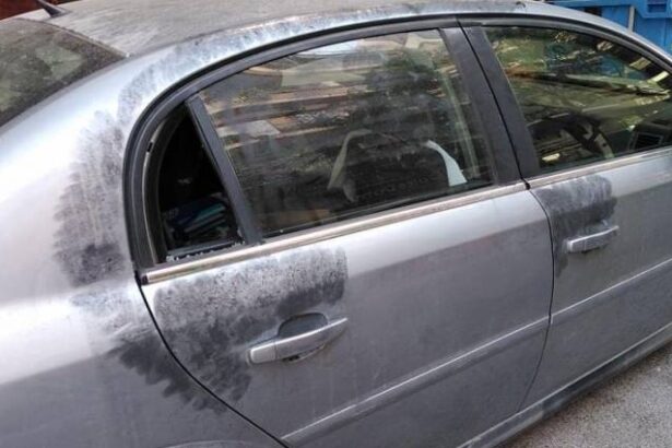 "Στο σημείο αυτό γίνεται συχνά πλιάτσικο σε παρκαρισμένα αυτοκίνητα!" 43