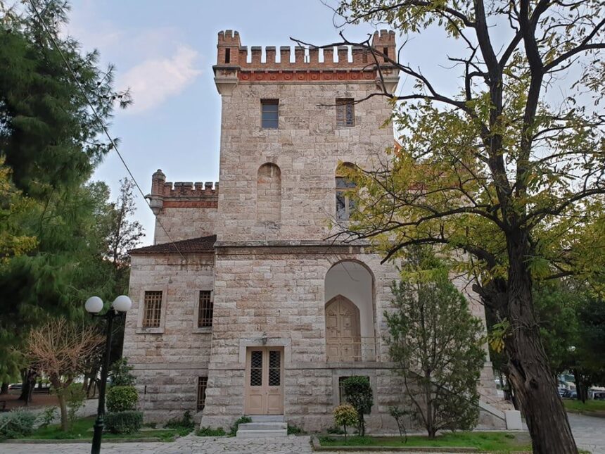 Μεγάλο έργο στην εμβληματική "τριλογία" - Νέοι ρόλοι για τα ιστορικά κτήρια 2 Μεγάλο έργο στην εμβληματική "τριλογία" - Νέοι ρόλοι για τα ιστορικά κτήρια 1