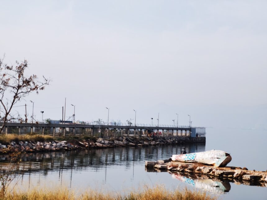 Δράση για να πέσουν τα συρματοπλέγματα στον Σκαραμαγκά - Συμβολικός καθαρισμός της Ακτής 1