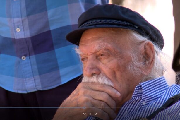 Σαν σήμερα έφυγε ο Μανώλης Γλέζος - Από το Χαϊδάρι έδωσε το τελευταίο μάθημα εθνικής ενότητας - Βίντεο ντοκουμέντο 3