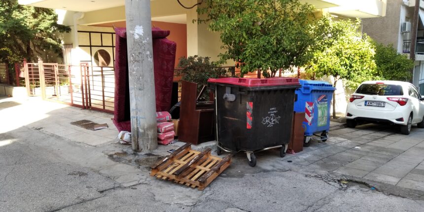 Ωραίο που είναι να κάνεις ανακαίνιση στο σπίτι σου... Αλλά και τι γαϊδουριά να μην σκέφτεσαι κανέναν άλλον! 1