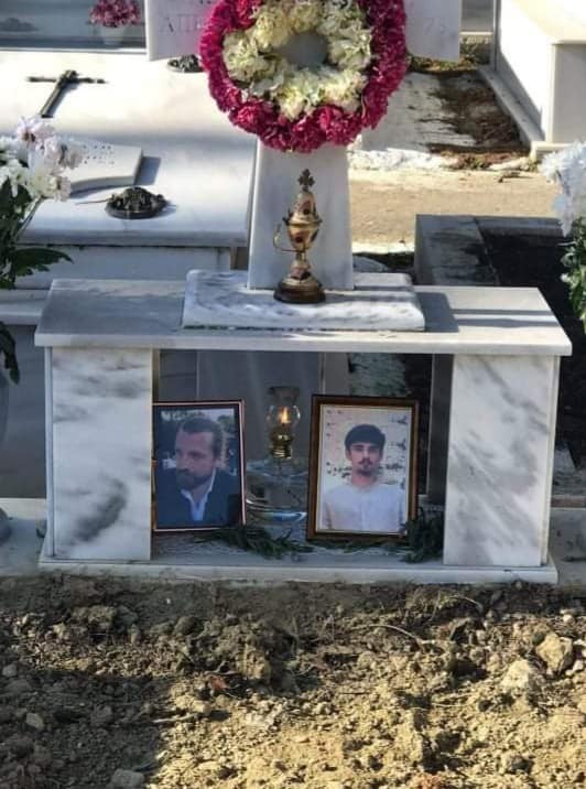 Σασμός: Το συγκινητικό αντίο του συγγραφέα Σπύρου Πετρουλάκη στον "Πετρή" και η φωτό στο μνήμα 4 Σασμός: Το συγκινητικό αντίο του συγγραφέα Σπύρου Πετρουλάκη στον "Πετρή" και η φωτό στο μνήμα 3