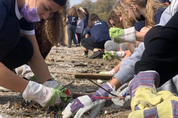 Πατριωτισμός "στο πεδίο": 5.360 εθελοντές της HELMEPA καθάρισαν 130 χλμ ελληνικής ακτογραμμής 27