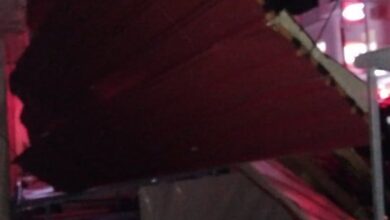 Κεντρικό Χαϊδάρι: Από θαύμα δεν είχαμε θύματα - Ιπτάμενο μεταλλικό σκέπαστρο, λόγω των θυελλωδών ανέμων 7