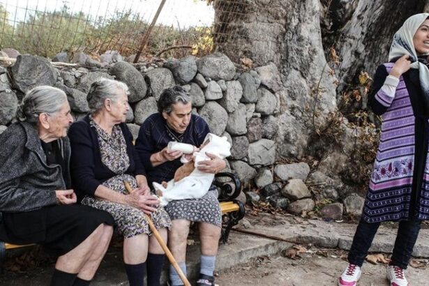 Πέθανε στα 96 της η θεια-Ευστρατία, μια από τις υπέροχες "γιαγιάδες της Συκαμνιάς" 7
