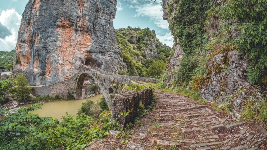 Ζαγοροχώρια: Υποψηφιότητα ως "πολιτιστικό τοπίο" στο Κέντρο Παγκόσμιας Κληρονομιάς της UNESCO 2 Ζαγοροχώρια: Υποψηφιότητα ως "πολιτιστικό τοπίο" στο Κέντρο Παγκόσμιας Κληρονομιάς της UNESCO 1