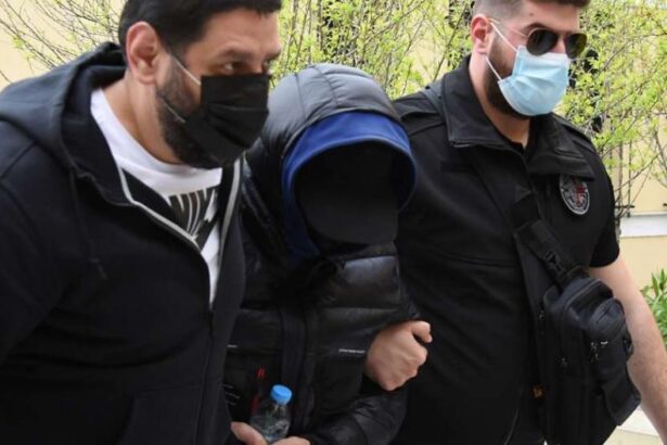 Συνελήφθη ξανά ο Μένιος Φουρθιώτης, οδηγείται στον Κορυδαλλό 11