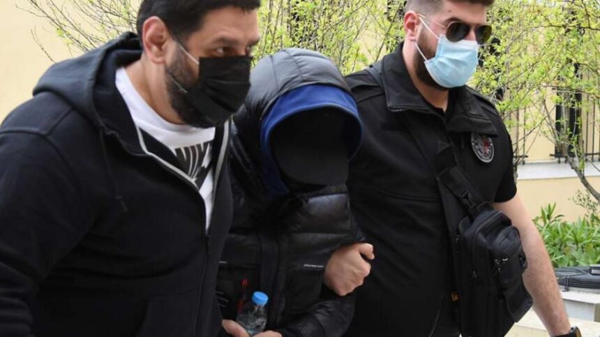 Συνελήφθη ξανά ο Μένιος Φουρθιώτης, οδηγείται στον Κορυδαλλό 2 Συνελήφθη ξανά ο Μένιος Φουρθιώτης, οδηγείται στον Κορυδαλλό 1