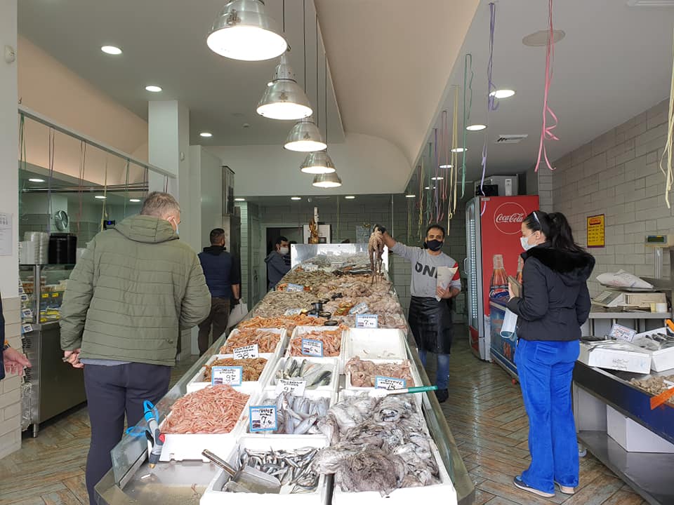 Φρέσκα Θαλασσινά για την Καθαρά Δευτέρα - ΑργυρόΝησος 8 Φρέσκα Θαλασσινά για την Καθαρά Δευτέρα - ΑργυρόΝησος 7