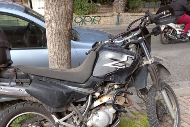 "Μήνες παρατημένη μηχανή στην Καραϊσκάκη" 31