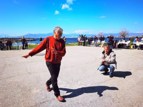 Μέρα για χορό και αετό σήμερα στον Σκαραμαγκά - Φωτορεπορτάζ από κεφάτα παραθαλάσσια Κούλουμα 10 Μέρα για χορό και αετό σήμερα στον Σκαραμαγκά - Φωτορεπορτάζ από κεφάτα παραθαλάσσια Κούλουμα 9