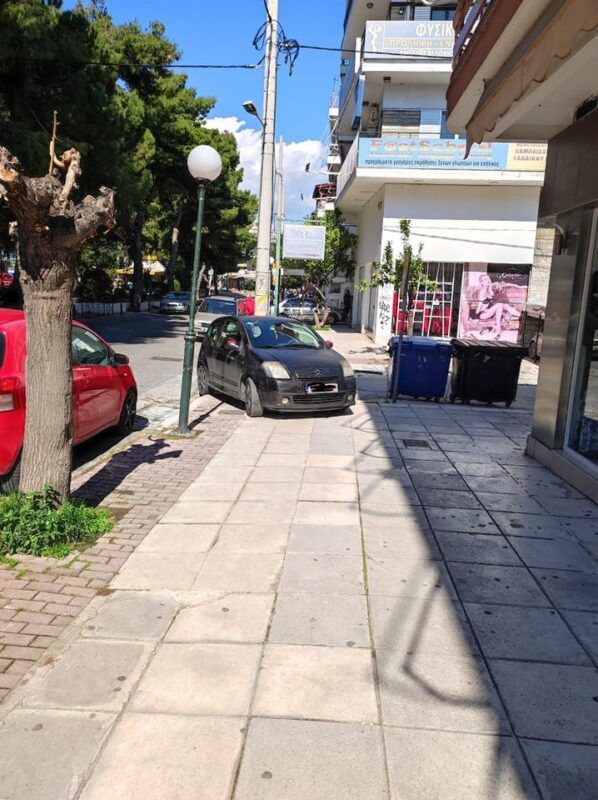 "Το απερίγραπτο χάλι της Στρ. Καραϊσκάκη!" 4 "Το απερίγραπτο χάλι της Στρ. Καραϊσκάκη!" 3