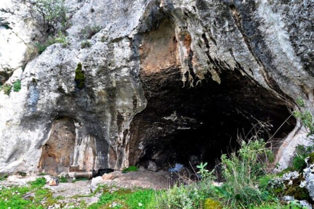 Σπήλαιο Πανός στο Δαφνί - Σας αρέσει η εξερεύνηση; 9