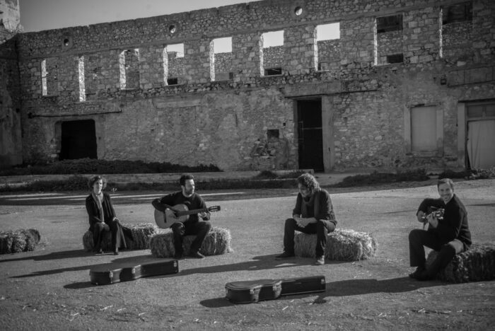 Παρασκευή βράδυ, Guitarte Ensemble, στο Jazzet Music Hall 2 Παρασκευή βράδυ, Guitarte Ensemble, στο Jazzet Music Hall 1