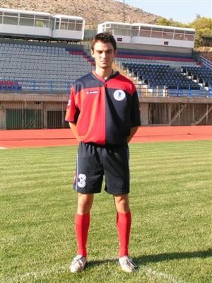 Θανάσης Τριμπόνιας: Το χαμογελαστό παιδί του Α.Ο. Χαϊδαρίου, που έφυγε πρόωρα, πάνω στο καθήκον 10 Θανάσης Τριμπόνιας: Το χαμογελαστό παιδί του Α.Ο. Χαϊδαρίου, που έφυγε πρόωρα, πάνω στο καθήκον 9