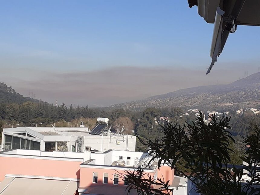 Βαριά η ατμόσφαιρα από φωτιά σε απορρίμματα και πλαστικά 2 Βαριά η ατμόσφαιρα από φωτιά σε απορρίμματα και πλαστικά 1