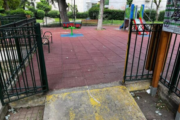 "Καλούμε την αστυνομία, όταν 10 έφηβοι εκτονώνονται στην πλατεία, αλλά για τον γείτονα που κακοποιεί... τουμπέκα" 31