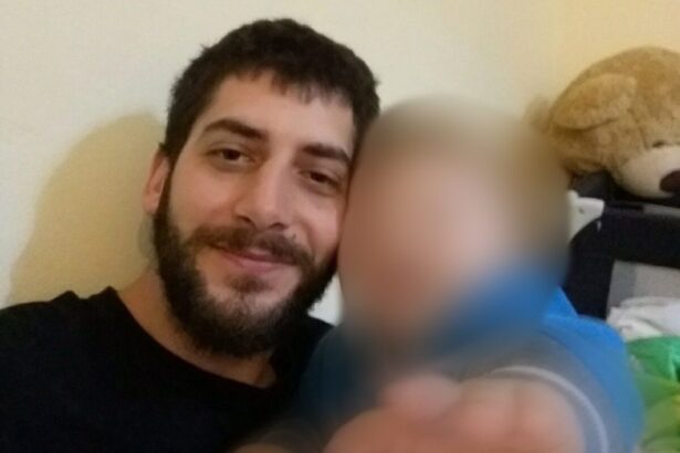 Ο Βαγγέλης με τον γιο του Αλέξανδρο.