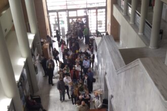 Κοσμοσυρροή στην εκλογή συνέδρων ΠΑΣΟΚ στο Χαϊδάρι - Οι 11 που εκλέγονται και όλη η σταυροδοσία 23