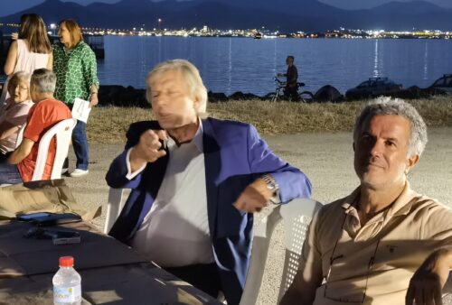 Γλέντι σε μια άγνωστη παραλία, 25 λεπτά από την Πλατεία Συντάγματος 10 Γλέντι σε μια άγνωστη παραλία, 25 λεπτά από την Πλατεία Συντάγματος 9