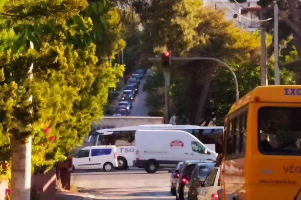 Τροχαίο στα Διυλιστήρια - Στο "κόκκινο" η Λεωφόρος Αθηνών 31