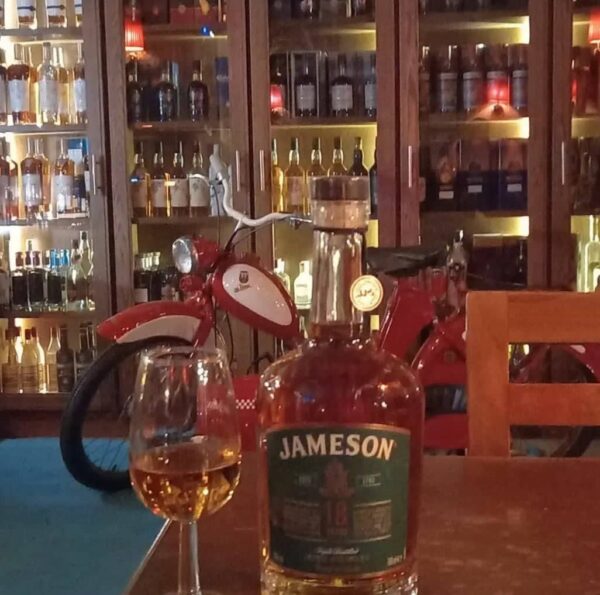 Το σπίτι του Whisky* στο… Γραμματόσημο! 2 Το σπίτι του Whisky* στο… Γραμματόσημο! 1