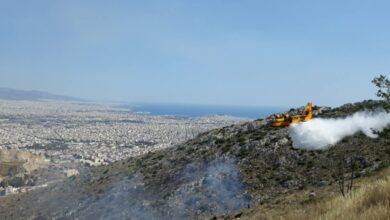 Εντυπωσιακές εικόνες από τη μάχη με τις φλόγες στο όρος Αιγάλεω 3