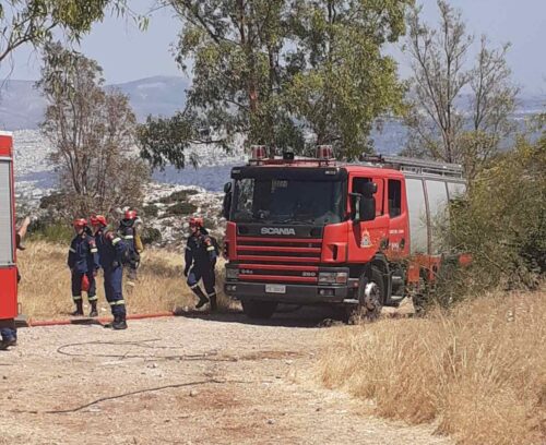 Από βεγγαλικά η φωτιά στο Σχιστό! - Δυο λεπτά διασκέδαση, πολλές χιλιάδες ευρώ κόστος... 4 Από βεγγαλικά η φωτιά στο Σχιστό! - Δυο λεπτά διασκέδαση, πολλές χιλιάδες ευρώ κόστος... 3