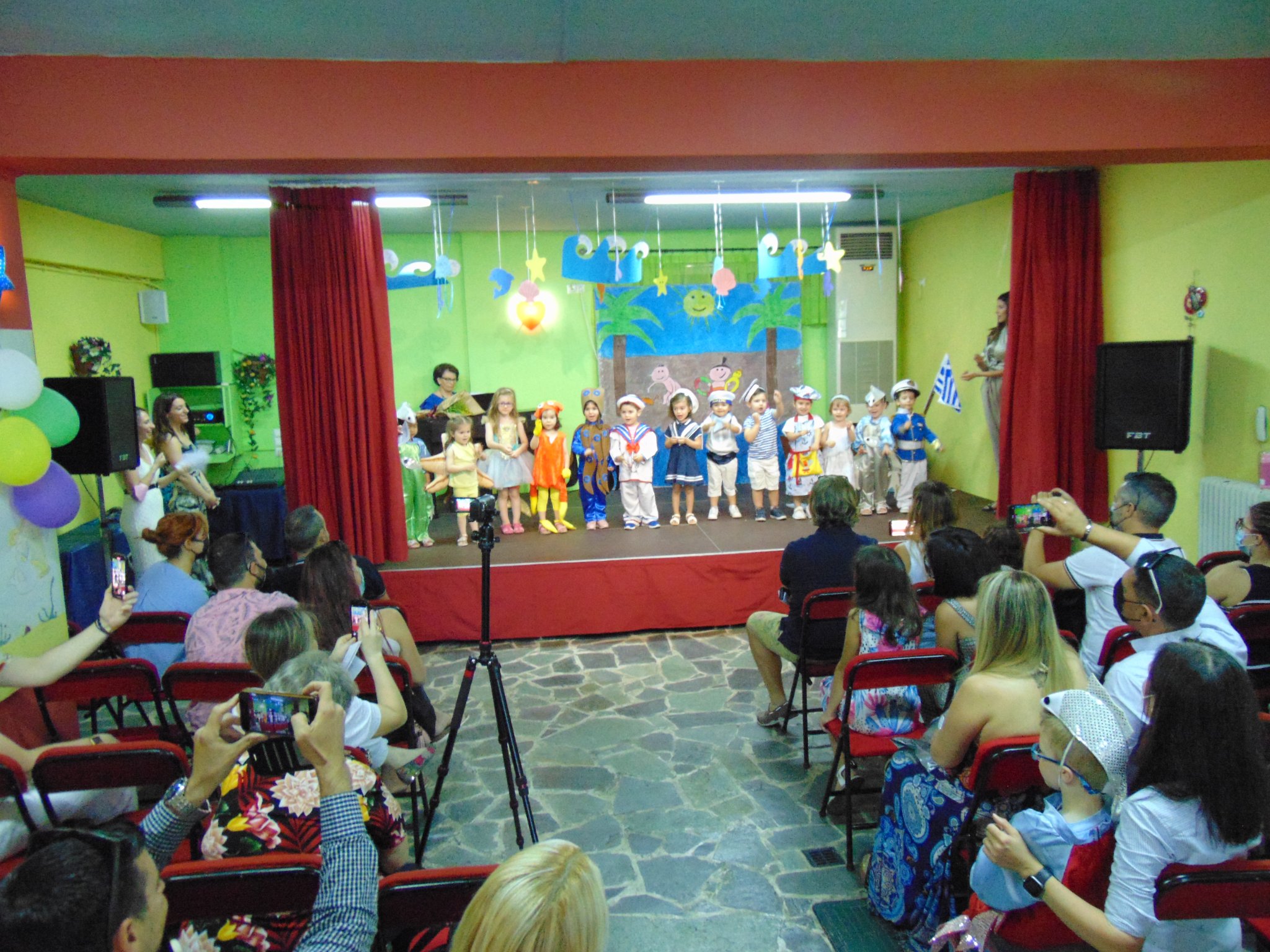 Μουσικό τόξο: Η καλοκαιρινή αποχαιρετιστήρια γιορτή του ΒρεφοΝηπιακού Σταθμού 4 Μουσικό τόξο: Η καλοκαιρινή αποχαιρετιστήρια γιορτή του ΒρεφοΝηπιακού Σταθμού 3