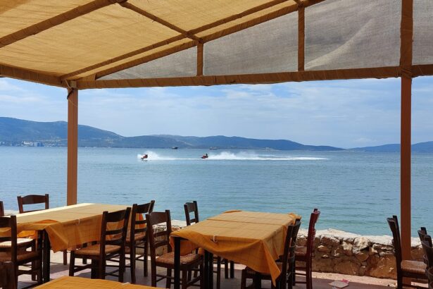 Το ταβερνάκι δίπλα στο κύμα, είναι η ταβέρνα του Μιχάλη και δεν φαντάζεσαι πόσο κοντά σου είναι! 19