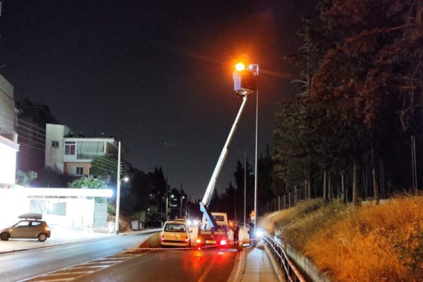 Ολονύκτια επιχείρηση για την αλλαγή φωτιστικών σωμάτων στην Ιερά Οδό 3