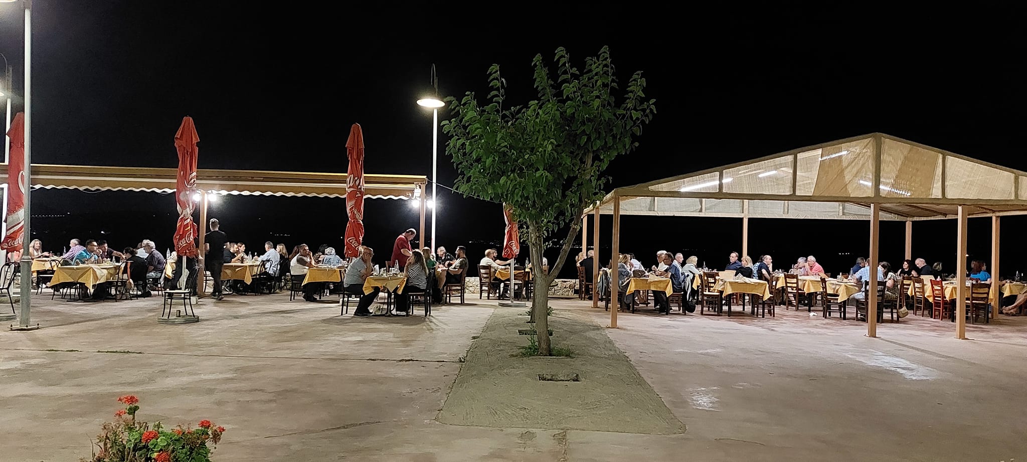 Δροσερά βράδια στην παραλιακή ταβέρνα του Μιχάλη 4 Δροσερά βράδια στην παραλιακή ταβέρνα του Μιχάλη 3