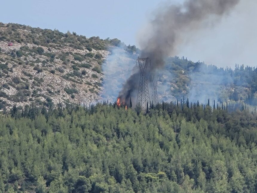 Η πιθανότερη αιτία της σημερινής πυρκαγιάς στο Χαϊδάρι- Βίντεο και φωτογραφίες 1