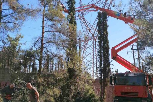 Χαϊδάρι: Μικρής έκτασης φωτιάς σε υποσταθμό της ΔΕΗ 3