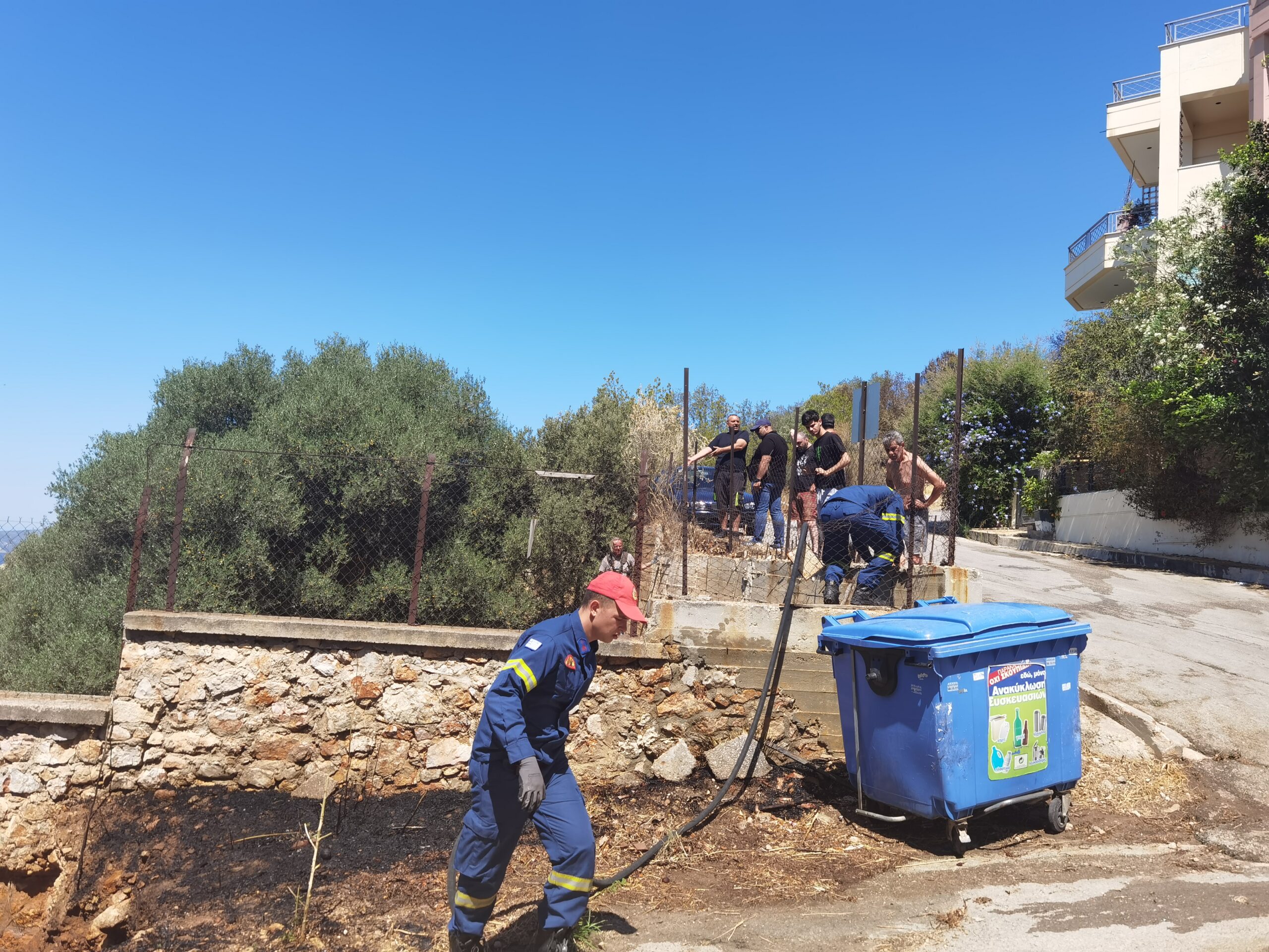Χαϊδάρι: Και σήμερα φωτιά στο ίδιο σημείο! - "Ακούσαμε έκρηξη", λένε οι περίοικοι 16 Χαϊδάρι: Και σήμερα φωτιά στο ίδιο σημείο! - "Ακούσαμε έκρηξη", λένε οι περίοικοι 15