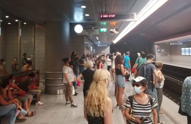 Μετρό - Σύνταγμα: Πανικός στις αποβάθρες, λόγω καθυστερήσεων στη Γραμμή 3 19